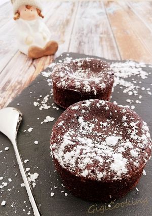 Une photo de Fondant au chocolat coeur chocolat blanc