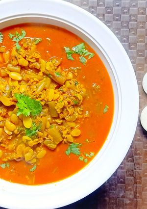 वालअळूची चविष्ट पातळ भाजी (wal -aloo chi bhaji recipe in marathi) रेसिपी चे मुख्य फोटो 