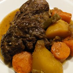 A picture of Pot roast with balsamic and mustard.