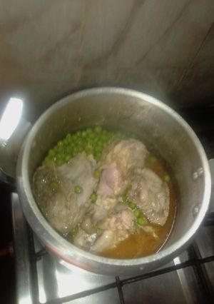 صورة لوصفة طاجين الجلبانة (البازيلا) بالزيتون والبطاطا المقلية