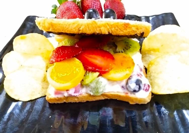 Fruity Creamy Choco Sandwich