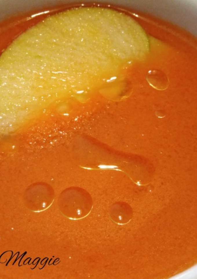 Una foto de Gazpacho de manzana con tomate