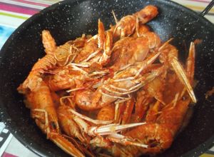 Una foto de Cigalas en salsa