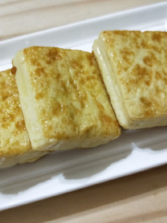 【家常菜】香煎雞蛋豆腐 的食譜成品照片