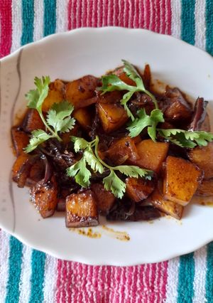 A picture of Tangy Potato Curry.