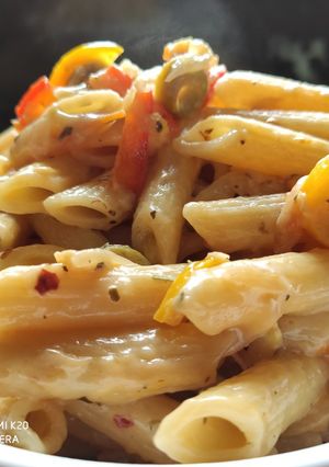 হোয়াইট সস চীজি পাস্তা রেসিপি (White Sauce Cheesy Pasta recipe in Bengali) রেসিপির প্রধান ছবি