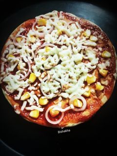 कॉर्न पिज़्ज़ा (corn pizza recipe in Hindi) रेसिपी मुख्य फोटो