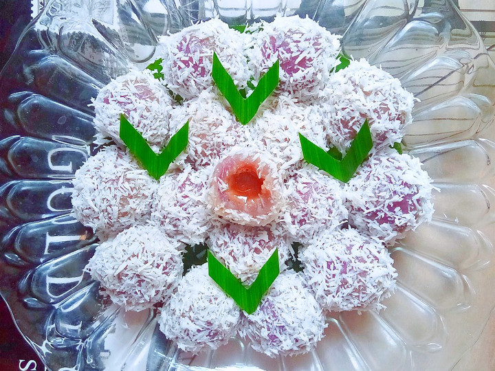 Resep Klepon Ubi Ungu (Simple tepung terigu &amp;amp; tapioka, takaran sendok) yang Lezat