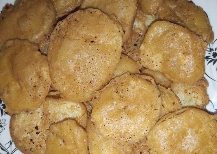 Simple Way to Prepare Super Quick Homemade Aaloo ke Pakoray