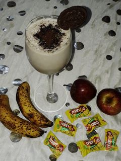 એપલ બનાના ઓરીયો મિલ્ક શેક (Apple Banana Oreo Milkshake Gujarati) રેસીપી મુખ્ય ફોટો