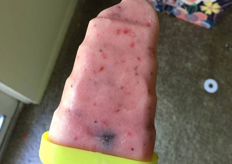 Recipe of Homemade Strawberry popsicle