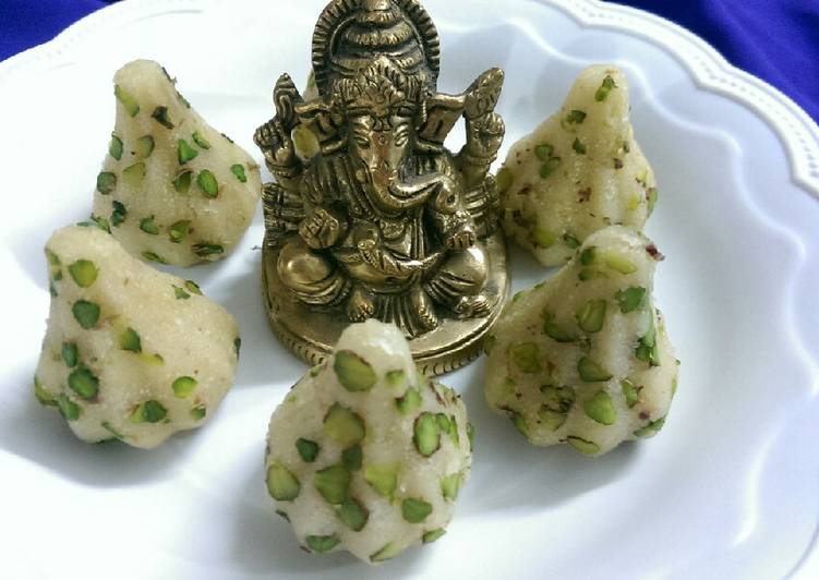 Steps to Prepare Perfect Suji banana modak