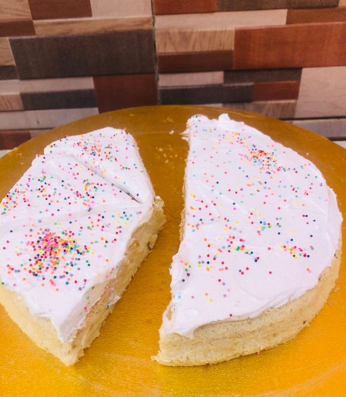 A picture of Sponge cakes.