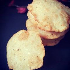 A picture of Poricha Pathiri/NEI PATHAL/RICE FLOUR POORI.