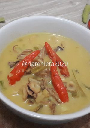 Foto resep Cumi kuah santan kuning