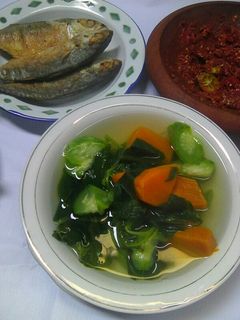 Foto resep Sayur bening gambas,ikan asin kembung dan sambal orek