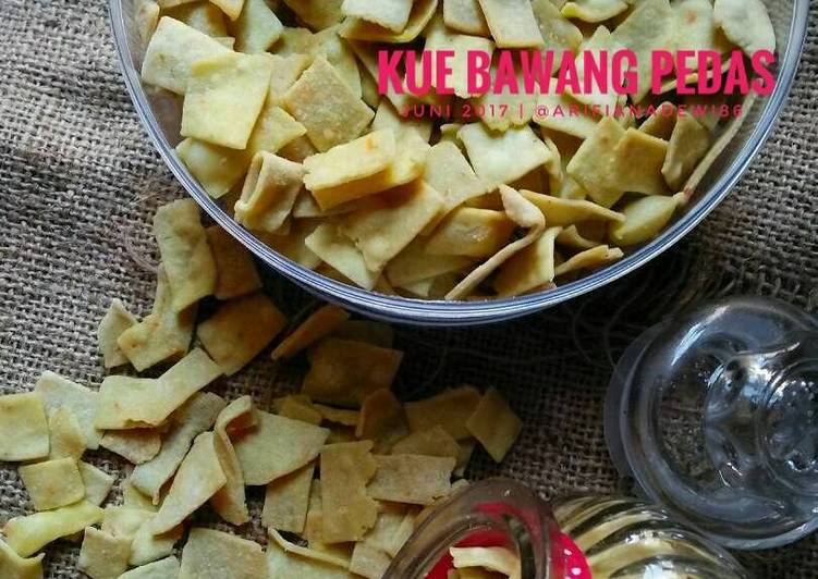 Kue Bawang Pedas