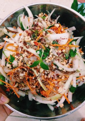 Hình của món Nộm sứa Tiền Hải chua ngọt.