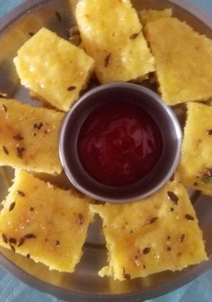 A picture of Spongy dhokla.