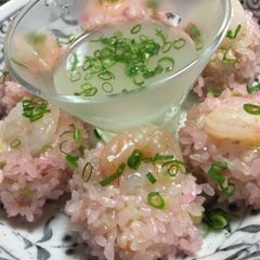 A picture of Chicken and Shrimp Pinkish Dumpling.