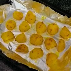 A picture of English Mustard Baby Roasties.