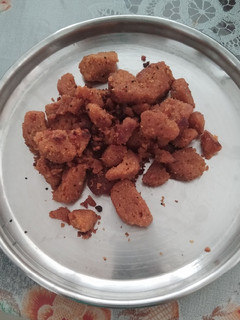 દૂધી અને ભાત નાં મૂઠીયા (Dudhi Bhat Muthia Recipe In Gujarati) રેસીપી મુખ્ય ફોટો