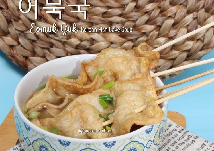 Eomuk Guk (korean Fish Cake Soup)