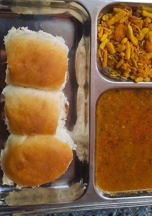 A picture of Matki Misal.