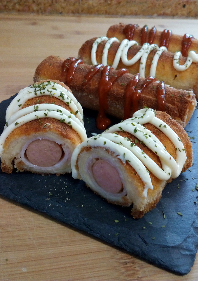 Una foto de Rollo de salchicha empanado