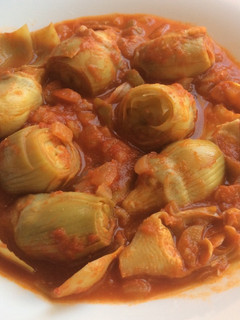 Una foto de Alcachofas en salsa