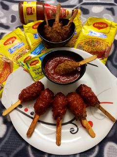 शेज़वान मैगी लॉलीपॉप (schezwan maggi lollipop recipe in hindi) रेसिपी मुख्य फोटो