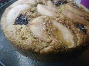 Una foto de torta de peras y avena