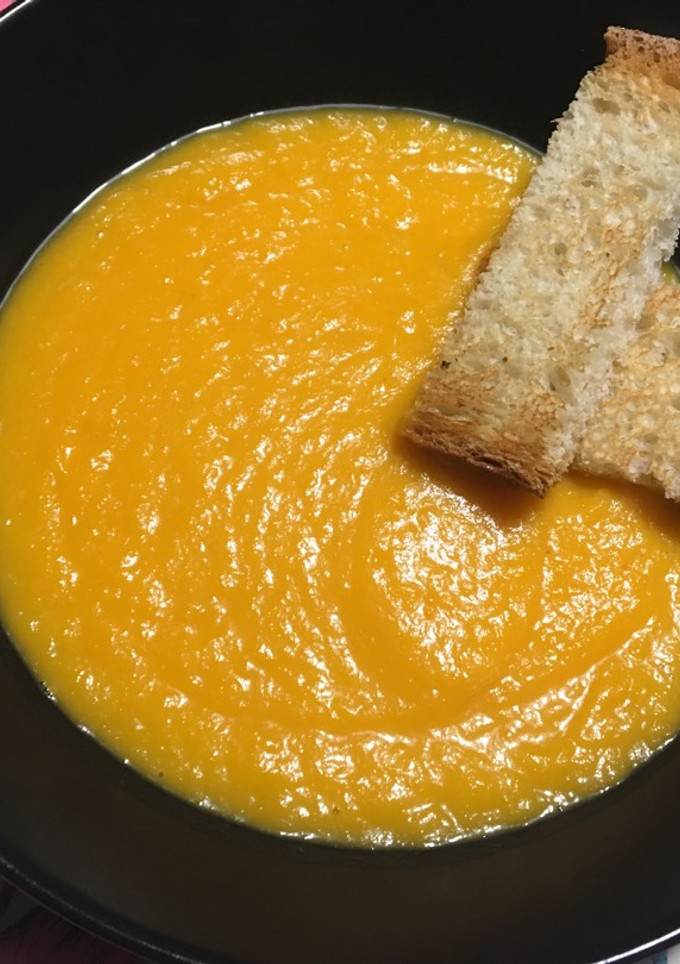Una foto de Crema de calabaza 🎃