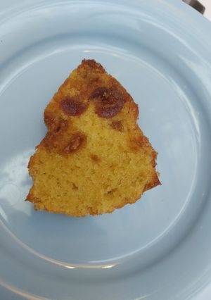 Une photo de Cake aux éclats de caramel et fruits confits