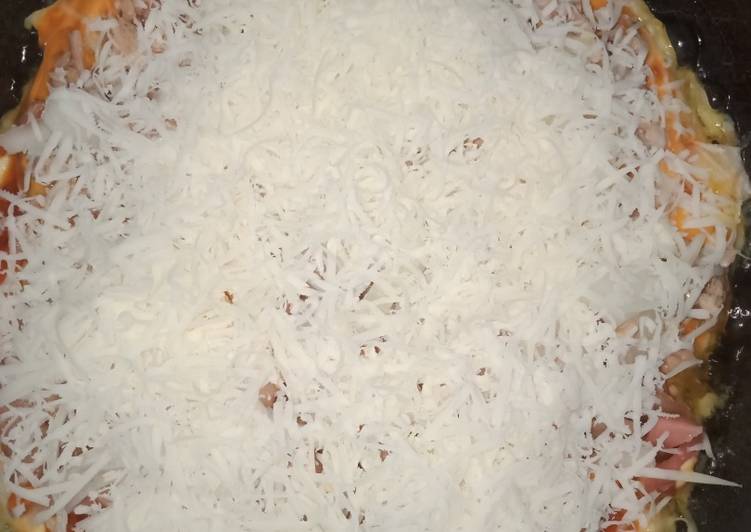 Langkah Mudah untuk Membuat Pizza teflon mursidawati yang Enak Banget