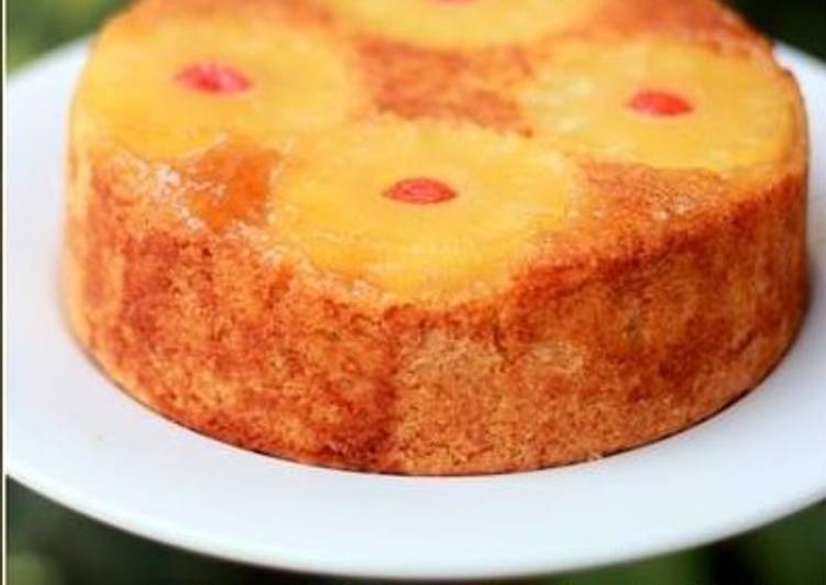 Pineapple upside down cake