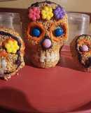 Calaveritas de amaranto con miel de panela