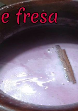 Una foto de Atole de fresa natural