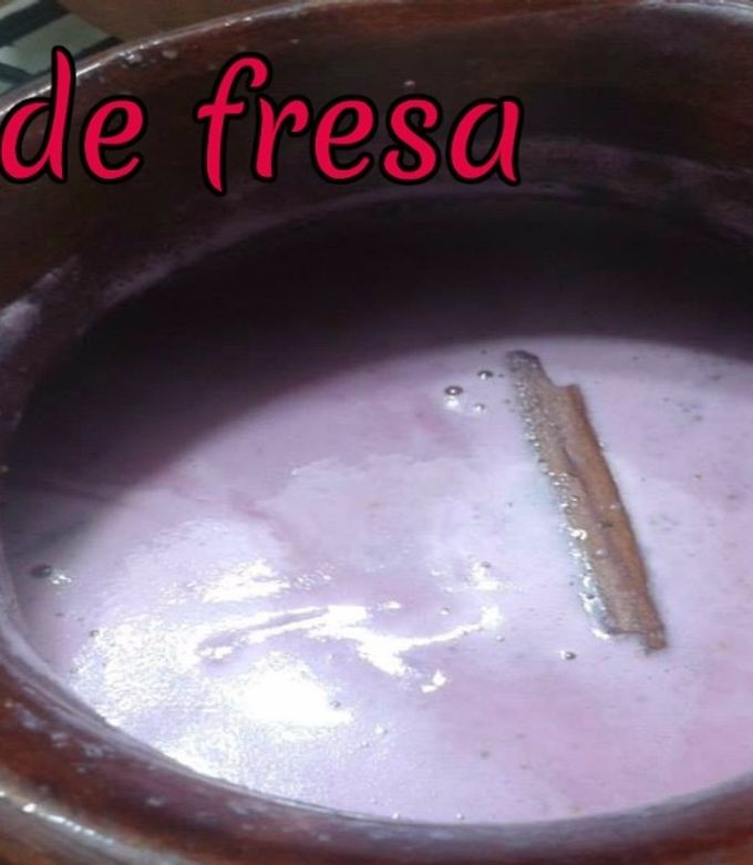Una foto de Atole de fresa natural