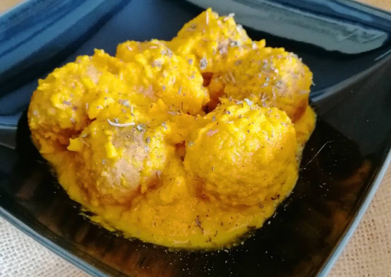 Albóndigas de Heura en salsa de zanahoria y naranja