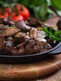 Chicken_liver_with_onion_garlic_and_pomegranate_molasses