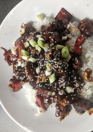 A picture of Spicy Cashew Chicken.