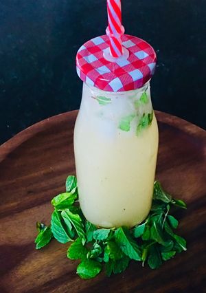 A picture of Mint aam panna.