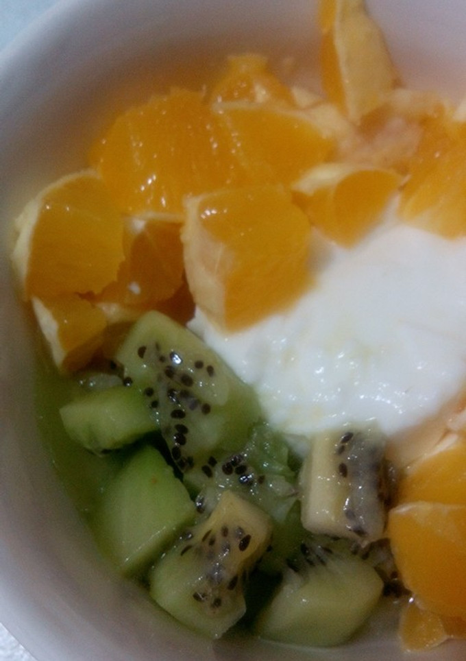 Una foto de Yogurt natural 0/0 con frutas
