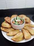Fried Calzoni (Vegetable Samoosa)