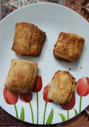 A picture of Veg Puff Pastry.