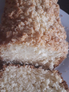 Una foto de Budín de coco con crumble 🥥