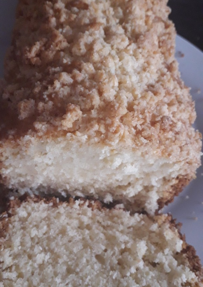 Una foto de Budín de coco con crumble 🥥