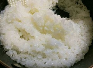 Una foto de Oishii Gohan (para onigiri) con Olla