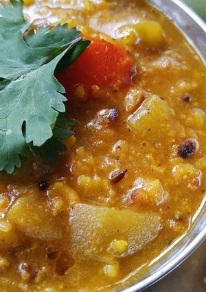 દૂધી - મગ દાલ નુ શાક (Dudhi Moong Dal Shak Recipe In Gujarati) રેસીપી મુખ્ય ફોટો
